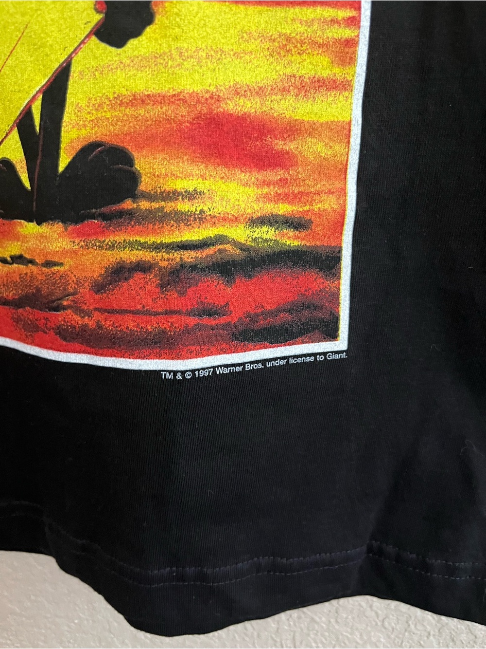 VTG 1997 Looney Tunes Bugs Bunny Taz Surf Graphic T-Shirt Medium - Picture 6 of 12
